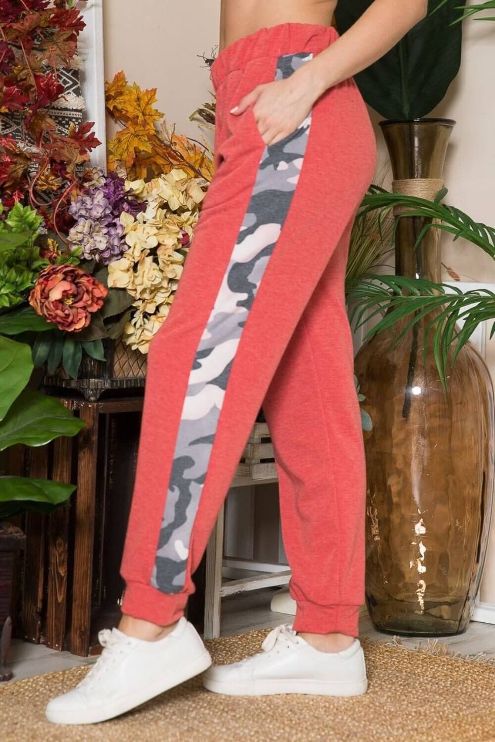 Camouflage Sweatpants with Elastic Waistband Red