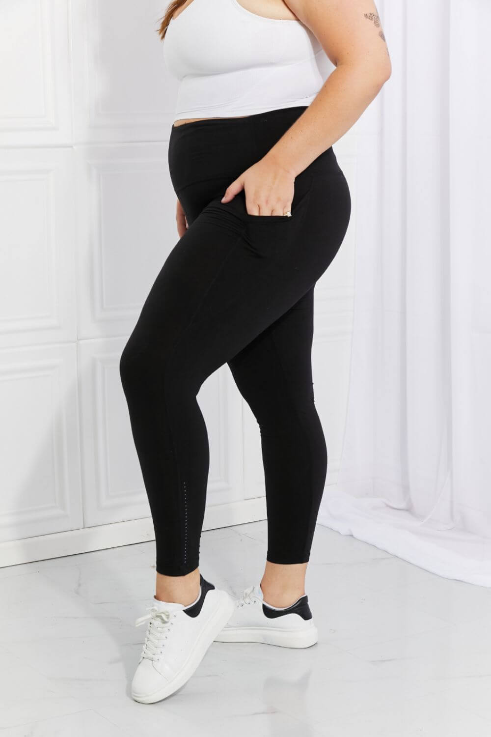 Full-Size Reflective Dot Active Leggings -