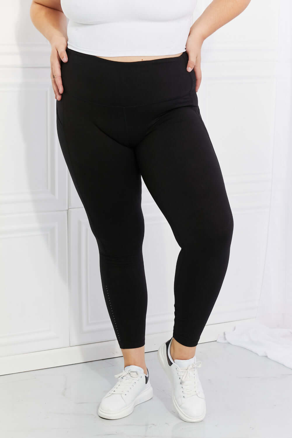 Full-Size Reflective Dot Active Leggings -